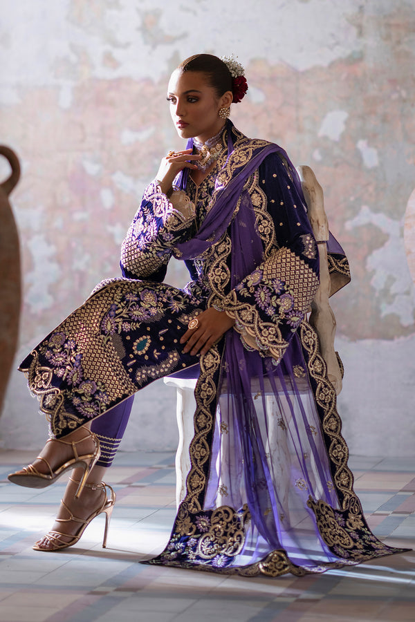 Emaan Adeel | Saanjh Velvet Collection 24 |  Aroosh - Ladies Clothes - Maria Faisal