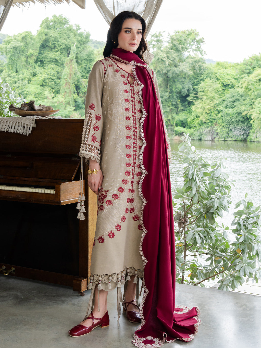 AILEEN – authentic Pakistani dress from the Dastaan Khaddar 25 collection for women in the UK
