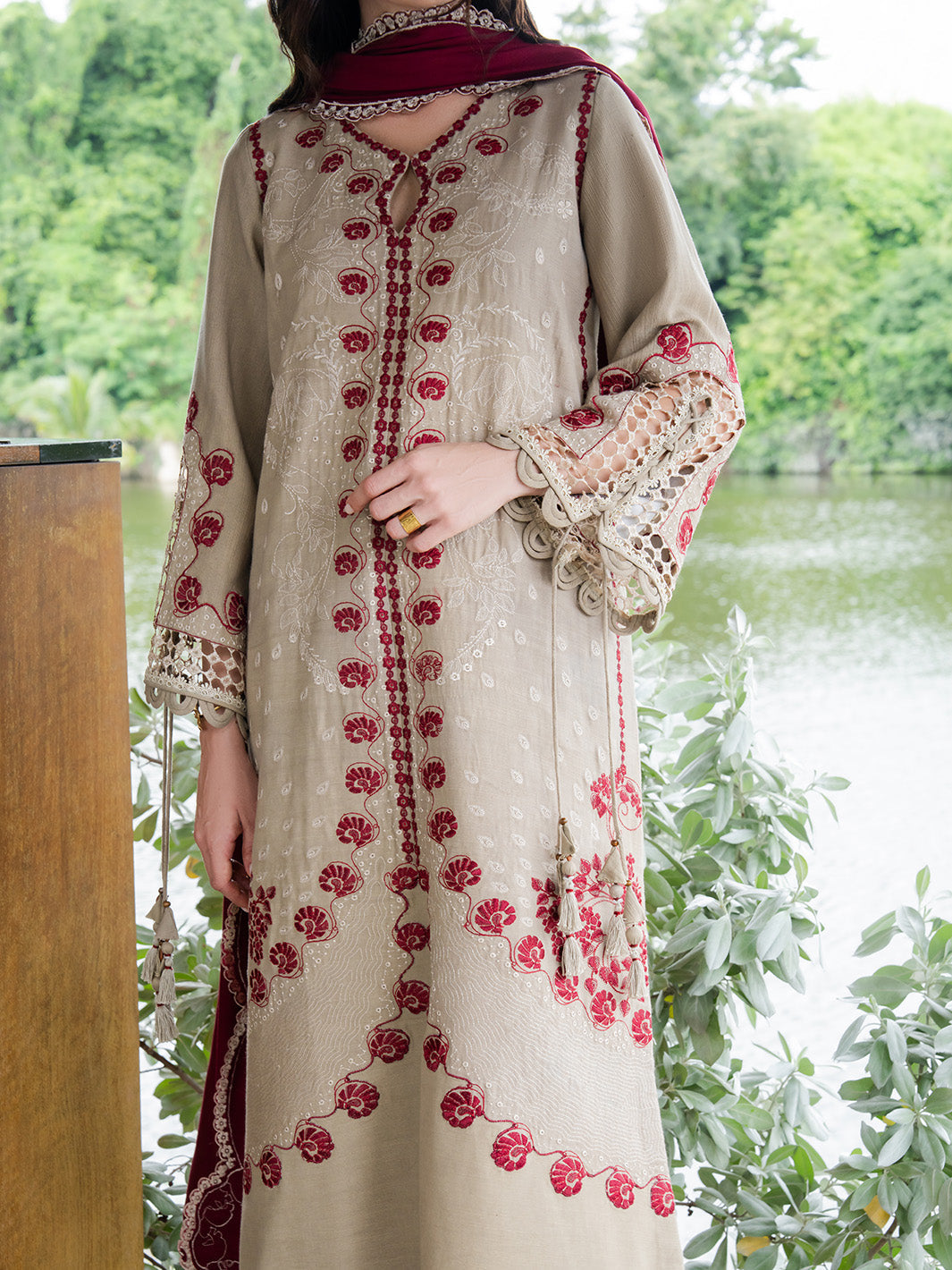 AILEEN – authentic Pakistani dress from the Dastaan Khaddar 25 collection for women in the UK