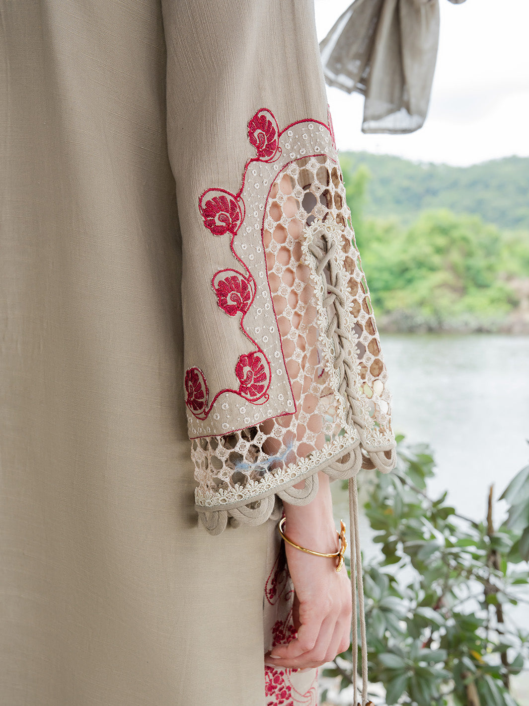 AILEEN – authentic Pakistani dress from the Dastaan Khaddar 25 collection for women in the UK