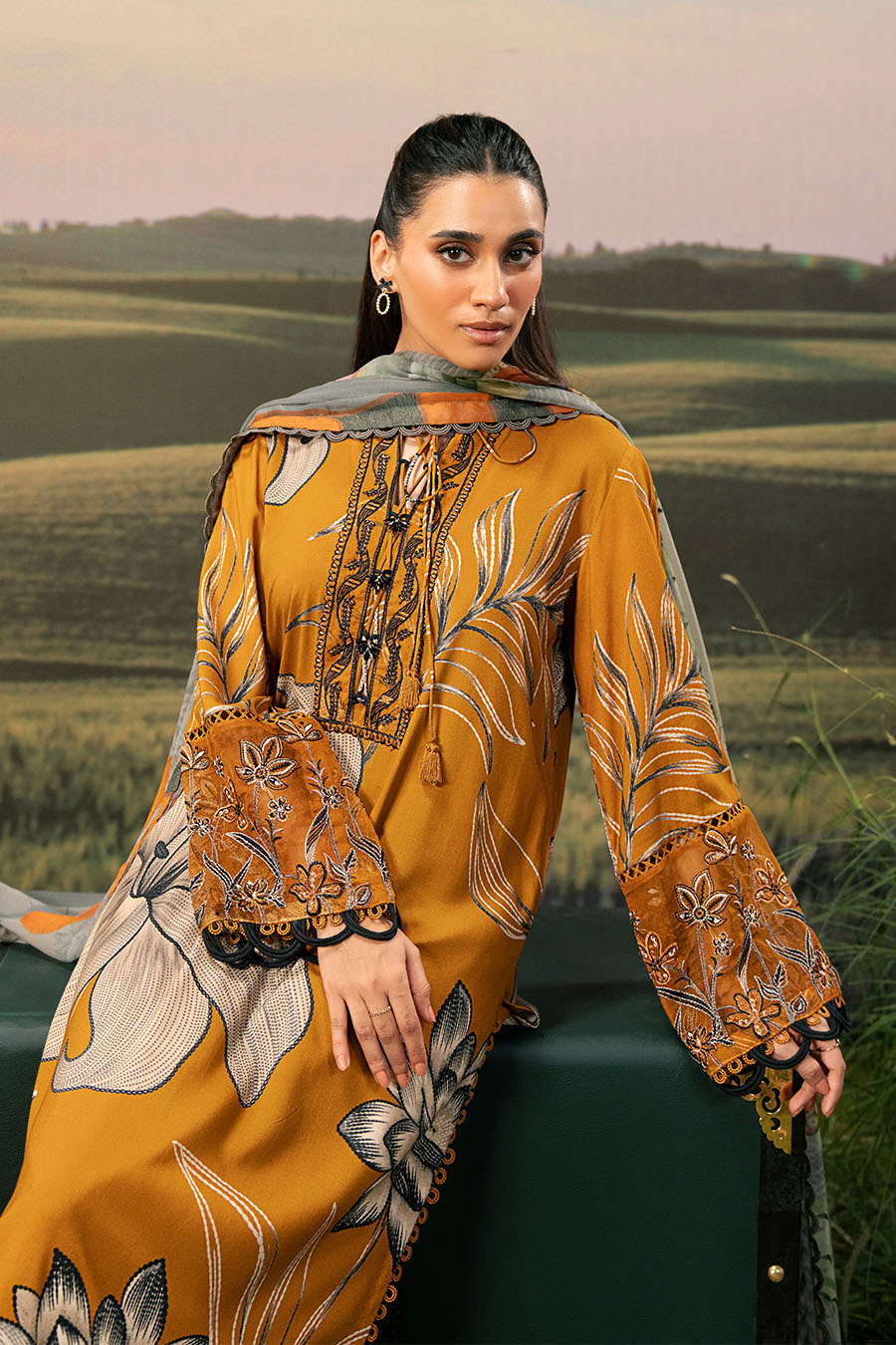 Maria B | Basics Winter 25 | MB-PFUS25-08A - Ladies Clothes - Maria Faisal