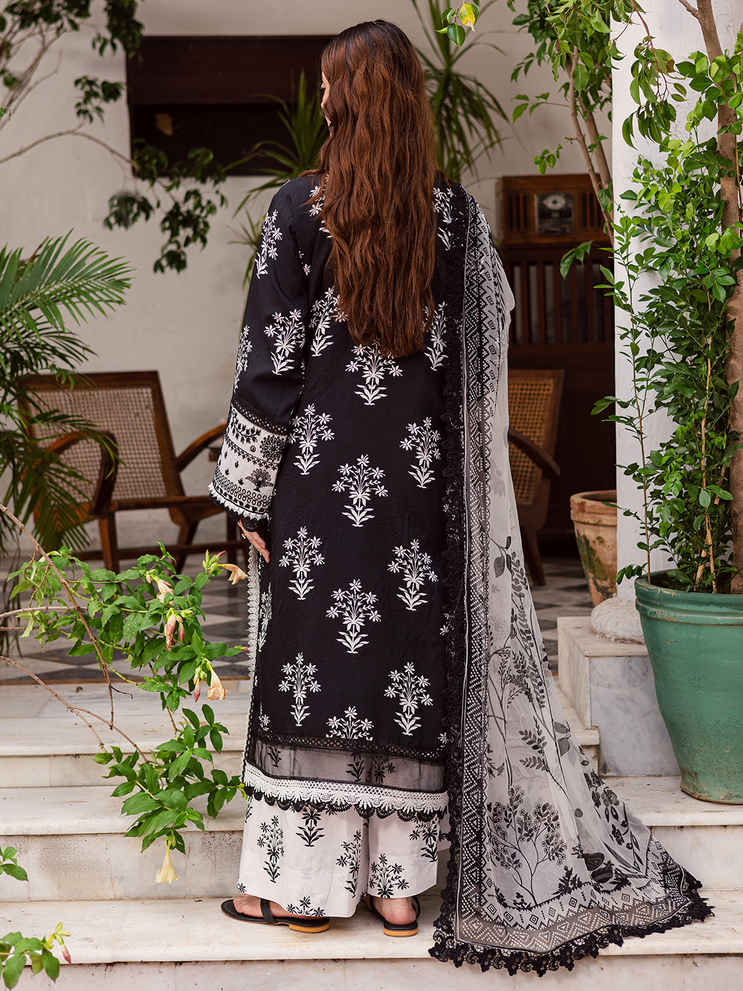 Mahnur | Gulzar Winter 25 | G - 04 - Ladies Clothes - Maria Faisal