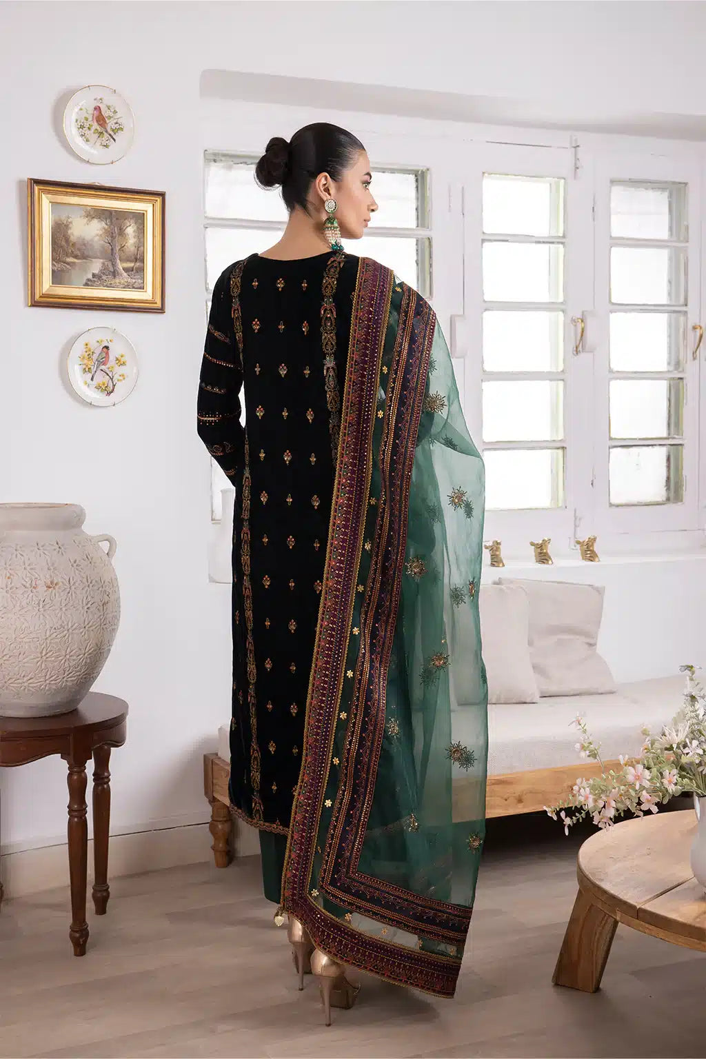Iznik | Festive Velvet 23 | IV-22 HUSHAIMA