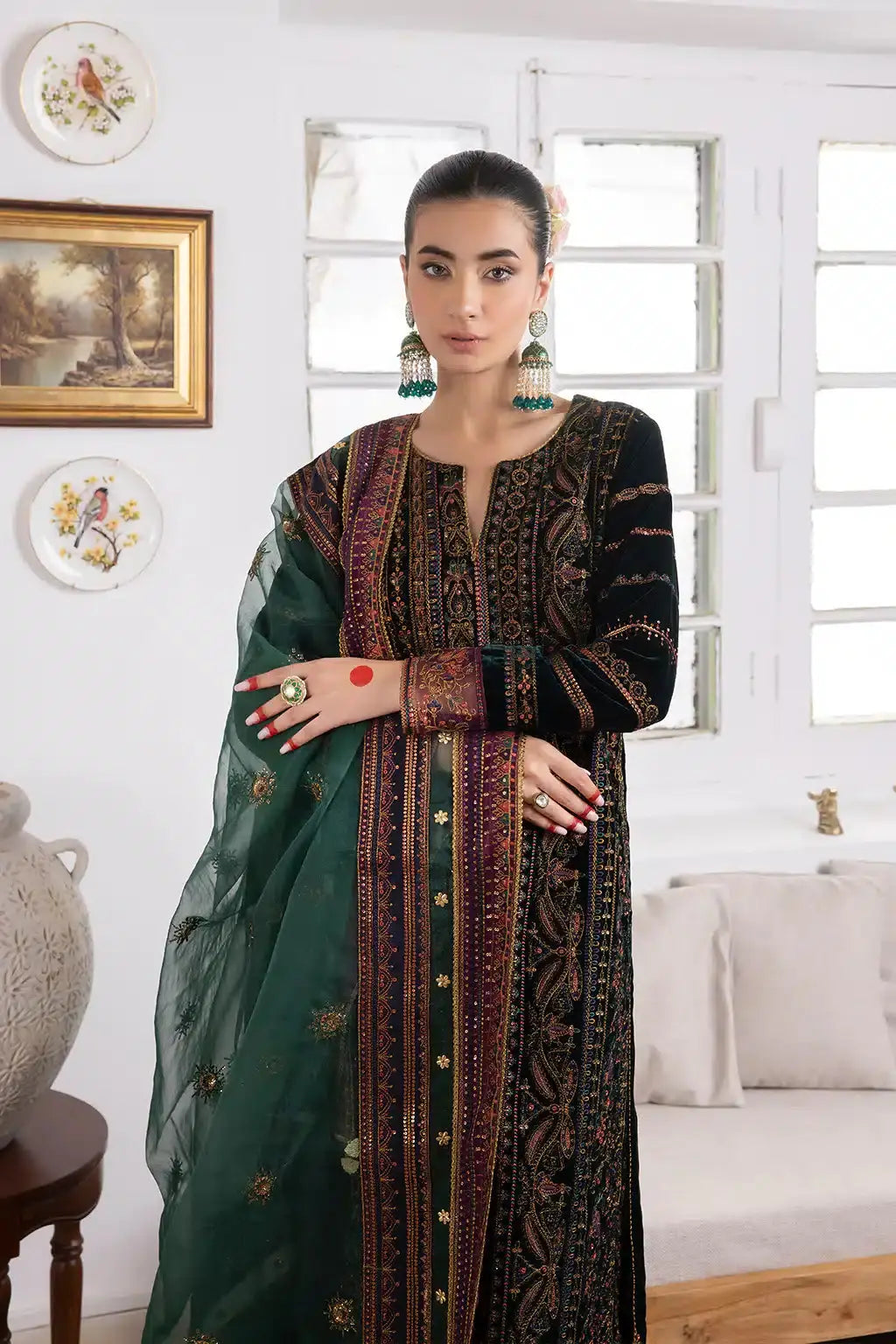 Iznik | Festive Velvet 23 | IV-22 HUSHAIMA by Maria Faisal - Registered Vendor of : Iznik - type : Ladies Clothes - 100% original wedding dresses