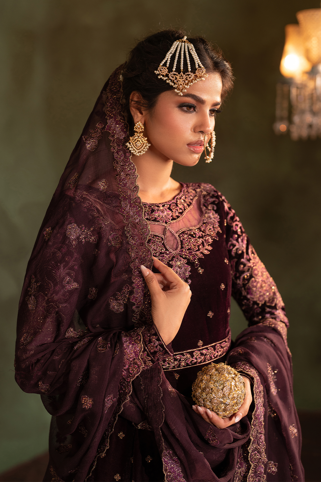 Iznik | Exclusive Velvet | IV-54 - Ladies Clothes - Maria Faisal
