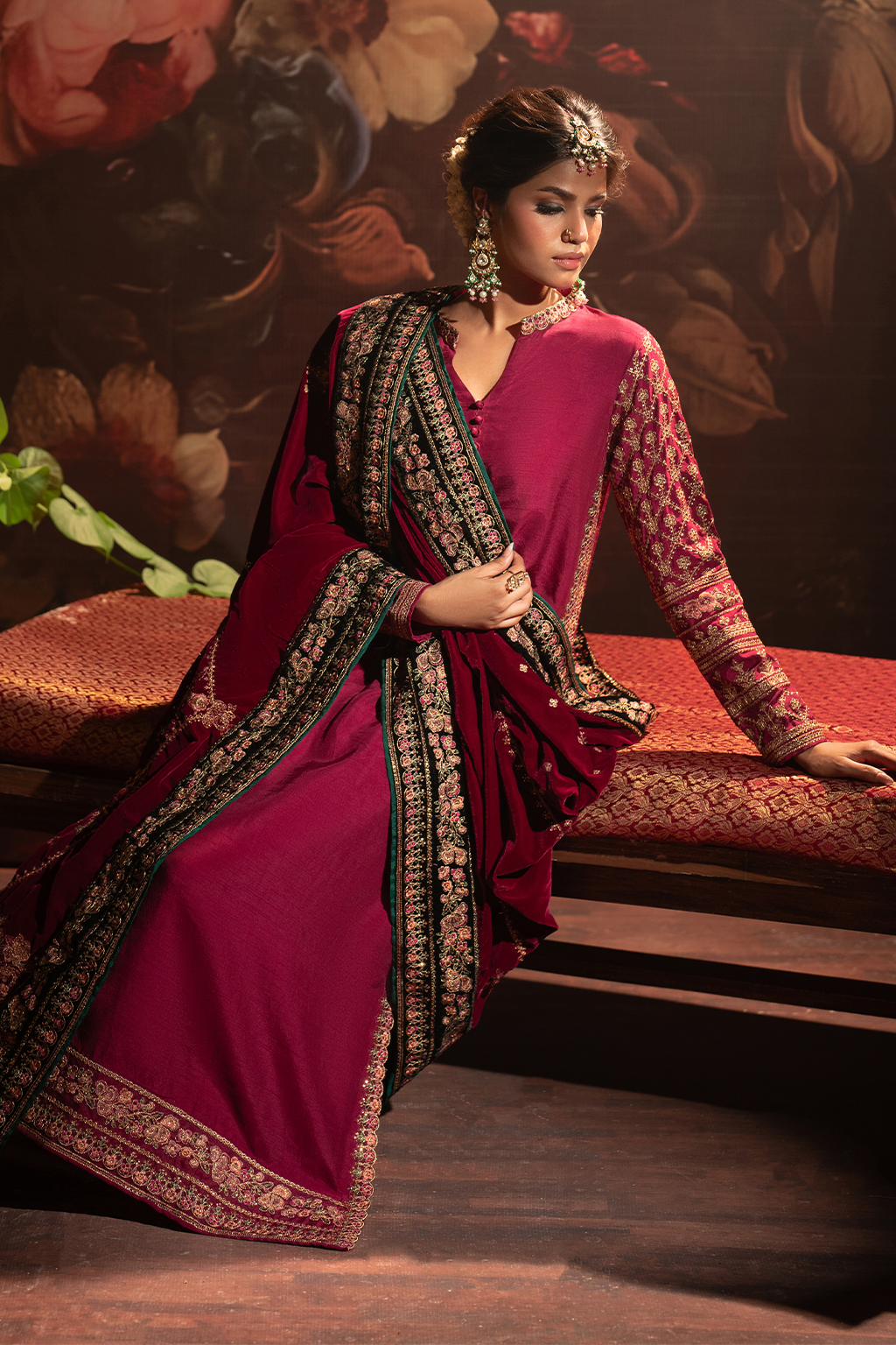 Iznik | Exclusive Velvet | IV-42 - Ladies Clothes - Maria Faisal