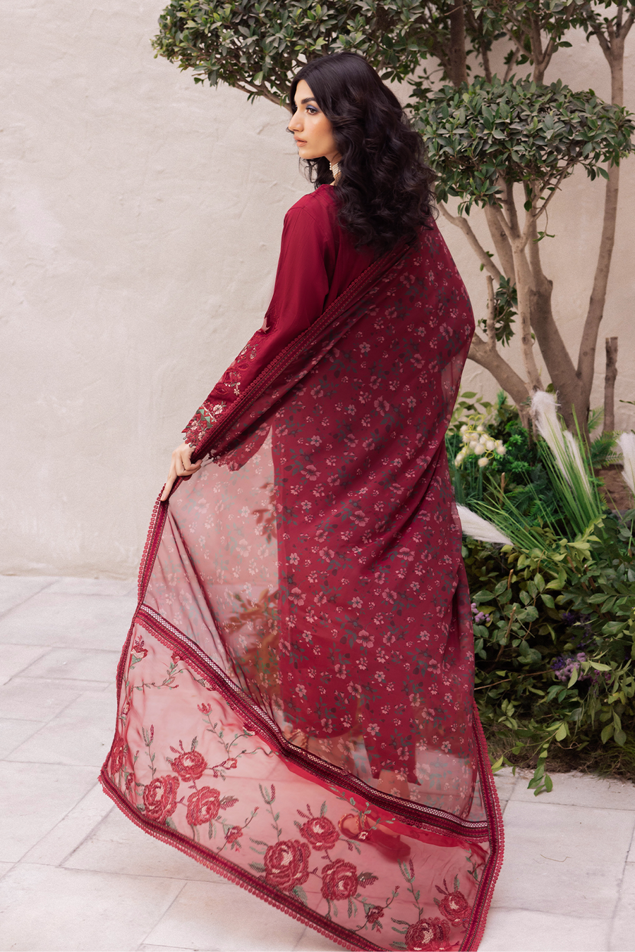 Iznik | Dahlia Embroidered Lawn | DL-01 - Ladies Clothes - Maria Faisal