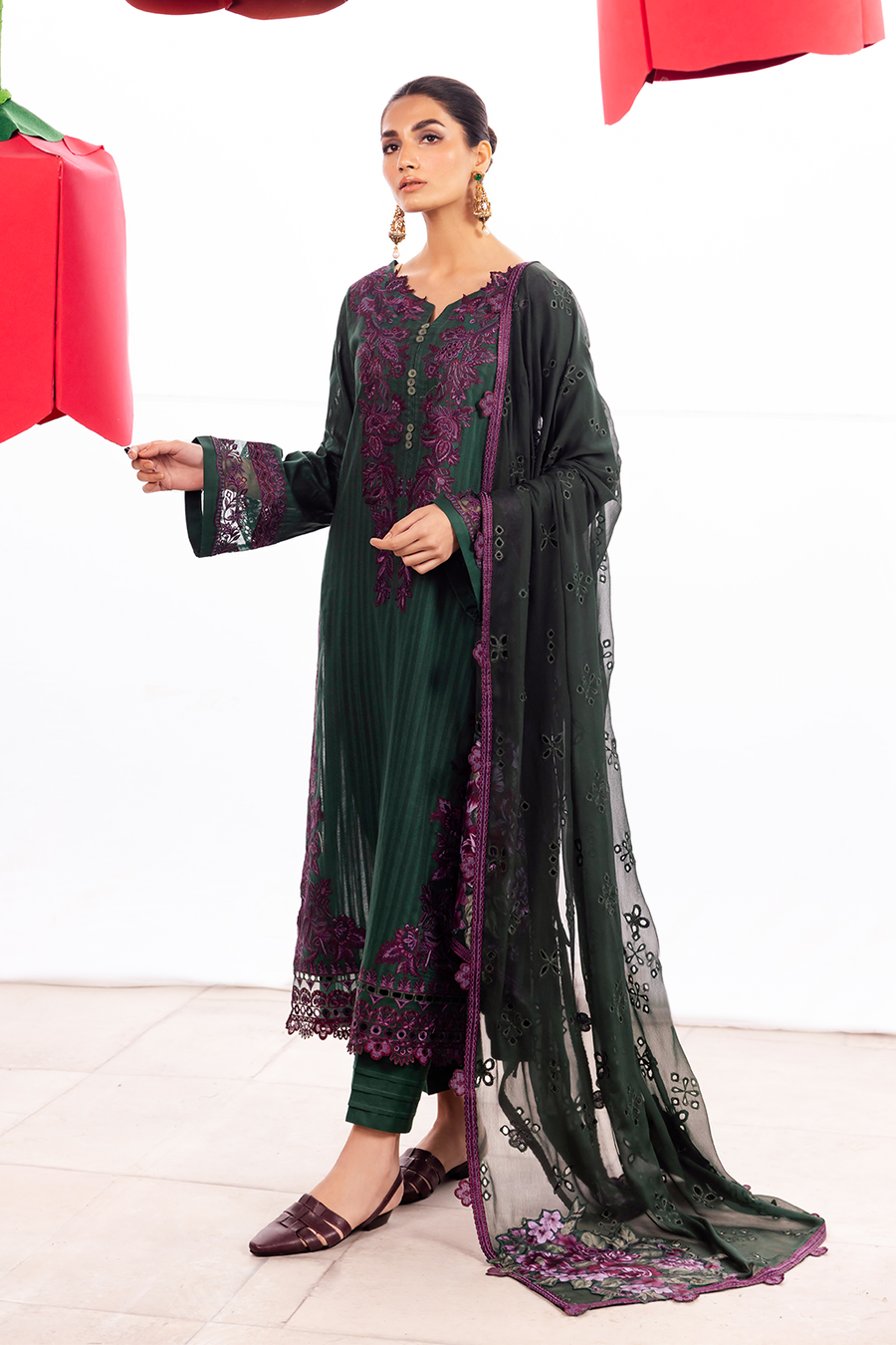 Iznik | Dahlia Embroidered Lawn | DL-02 - Ladies Clothes - Maria Faisal