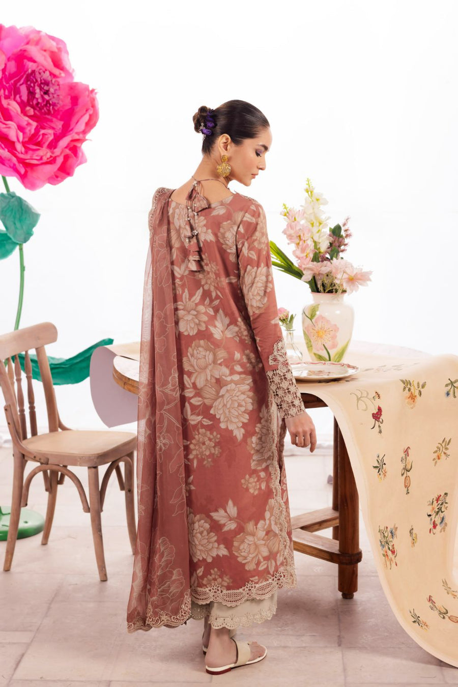 Iznik | Dahlia Embroidered Lawn | DL-12 - Ladies Clothes - Maria Faisal