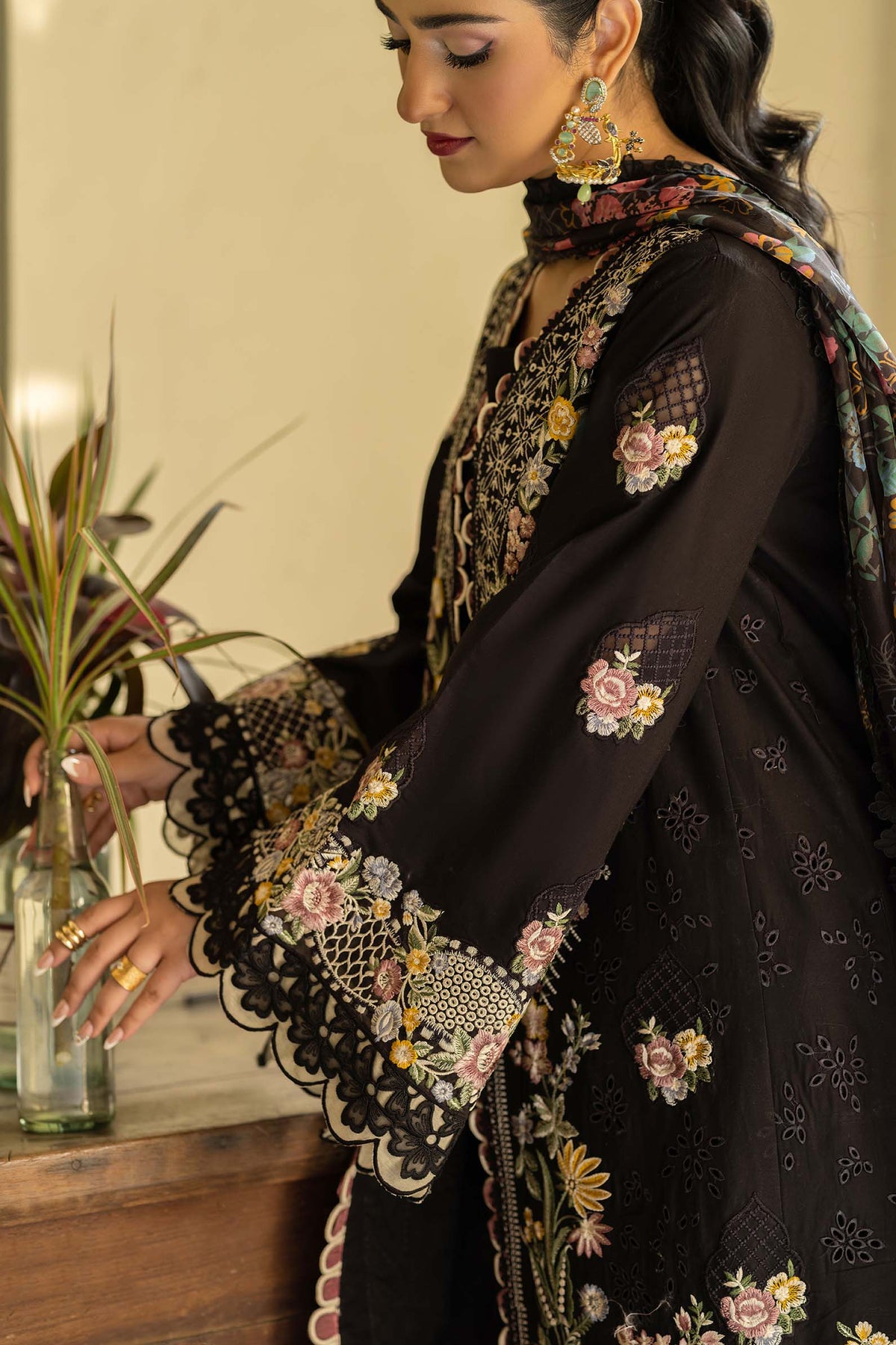 Maryam Hussain | Luxury Lawn 25 | Koyal by Maria Faisal - Registered Vendor of : Maryam Hussain - type : Ladies Clothes - 100% original wedding dresses