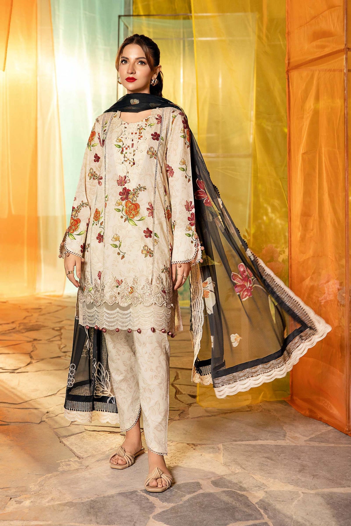 Maria B | M Basic Summer Lawn 25 | MB-CUS25-702B by Maria Faisal - Registered Vendor of : Maria B - type : Ladies Clothes - 100% original wedding dresses
