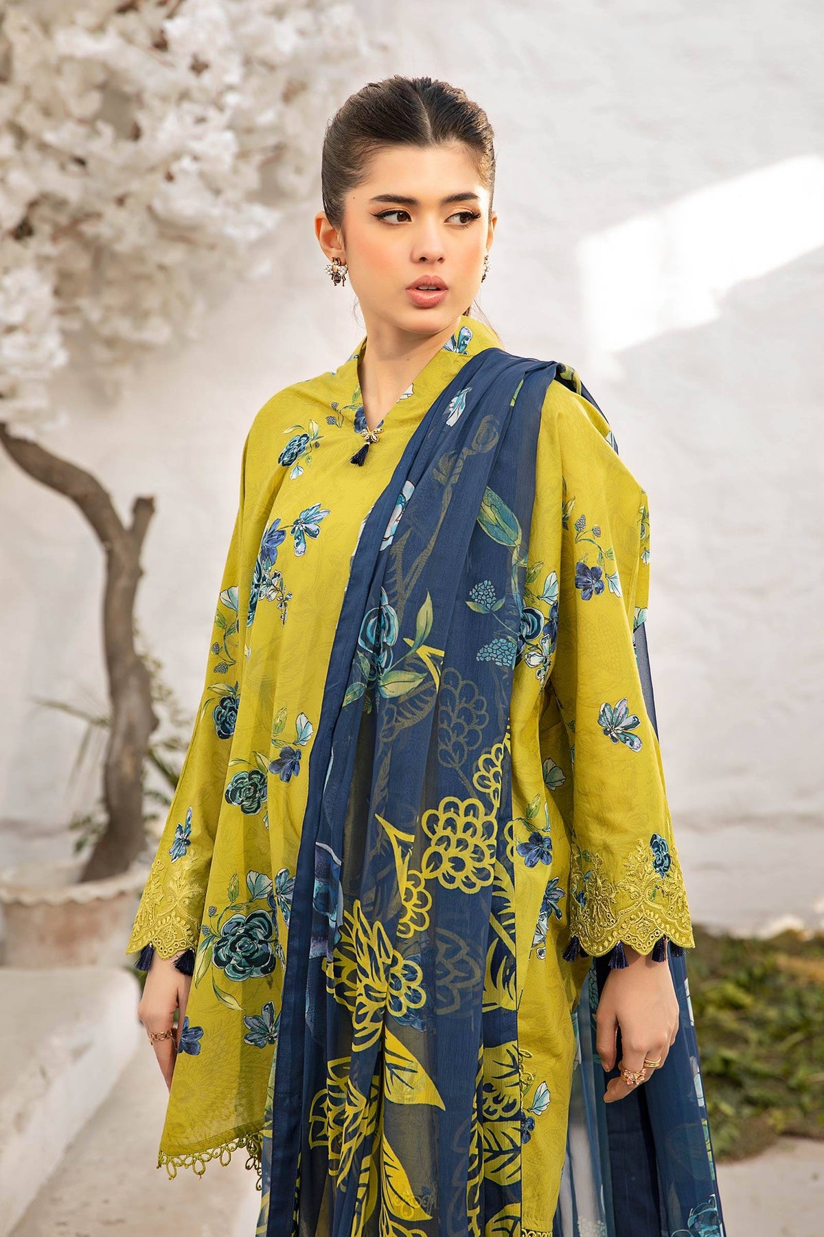 Maria B | M Basic Summer Lawn 25 | MB-CUS25-702A by Maria Faisal - Registered Vendor of : Maria B - type : Ladies Clothes - 100% original wedding dresses