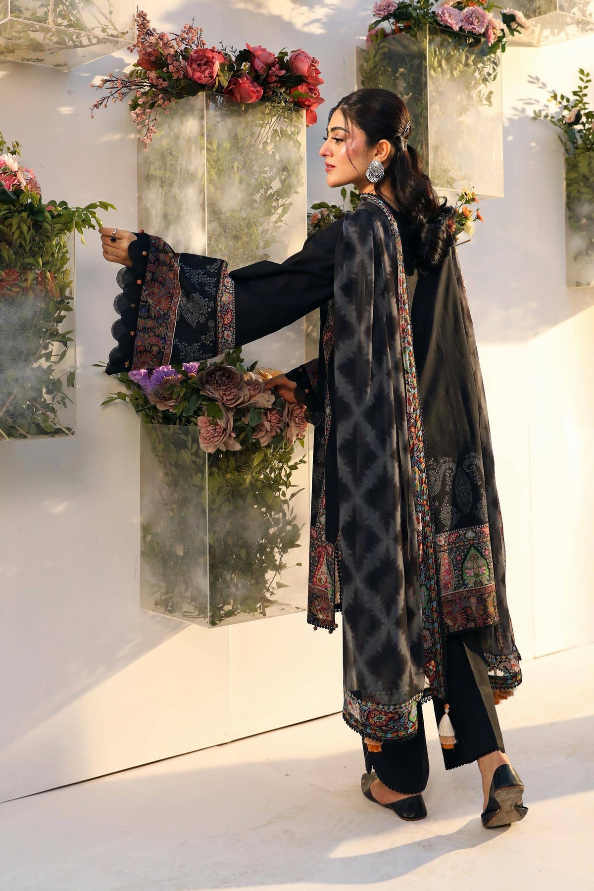 Maria B | M Basic Summer Lawn 25 | MB-CUS25-703A by Maria Faisal - Registered Vendor of : Maria B - type : Ladies Clothes - 100% original wedding dresses