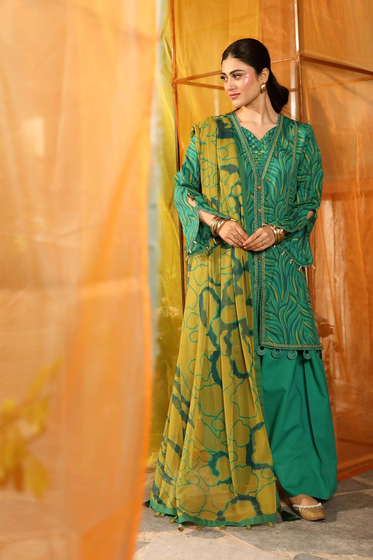 Maria B | M Basic Summer Lawn 25 | MB-CUS25-704A by Maria Faisal - Registered Vendor of : Maria B - type : Ladies Clothes - 100% original wedding dresses