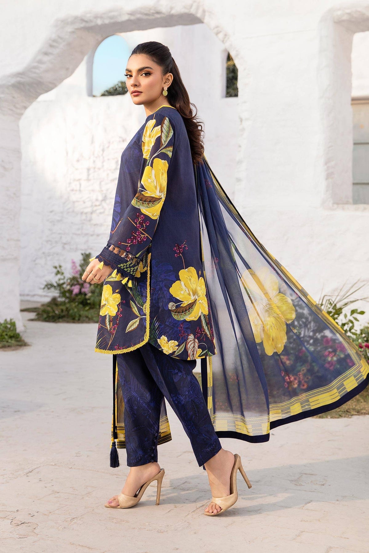 Maria B | M Basic Summer Lawn 25 | MB-CUS25-710B by Maria Faisal - Registered Vendor of : Maria B - type : Ladies Clothes - 100% original wedding dresses