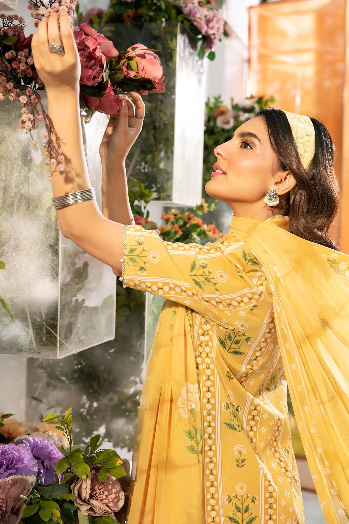 Maria B | M Basic Summer Lawn 25 | MB-CUS25-711A by Maria Faisal - Registered Vendor of : Maria B - type : Ladies Clothes - 100% original wedding dresses