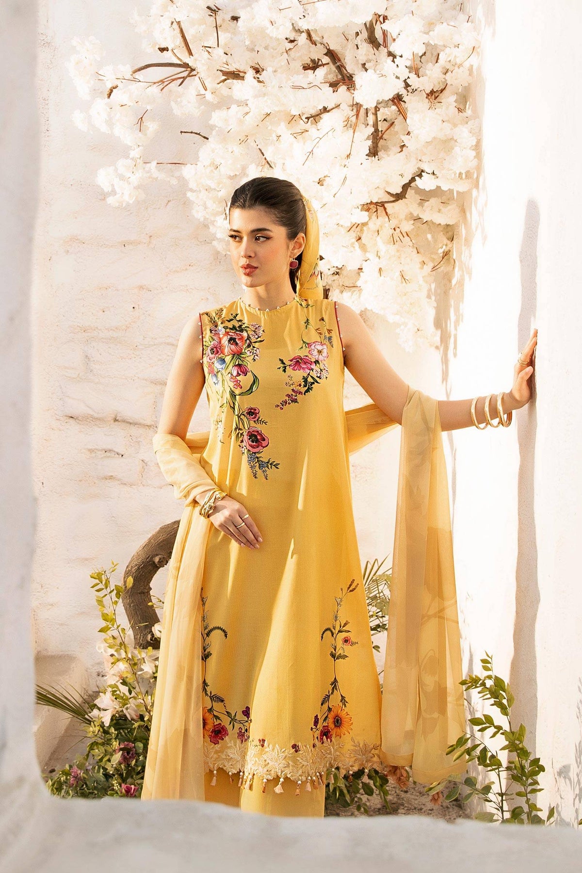 Maria B | M Basic Summer Lawn 25 | MB-CUS25-712A by Maria Faisal - Registered Vendor of : Maria B - type : Ladies Clothes - 100% original wedding dresses