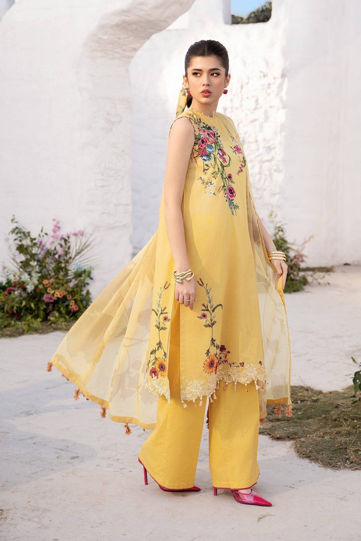 Maria B | M Basic Summer Lawn 25 | MB-CUS25-712A by Maria Faisal - Registered Vendor of : Maria B - type : Ladies Clothes - 100% original wedding dresses