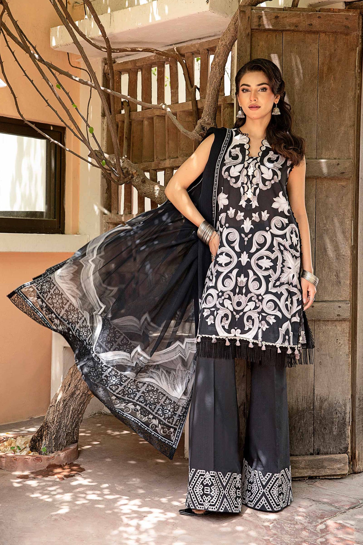 Maria B | Eid Basic Lawn | MB-CUS25-904B by Maria Faisal - Registered Vendor of : Maria B - type : Ladies Clothes - 100% original wedding dresses