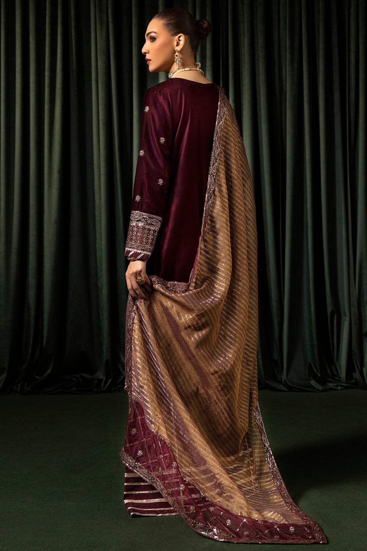 Motifz | Velvet Formals | 5096-DAISHA - Ladies Clothes - Maria Faisal