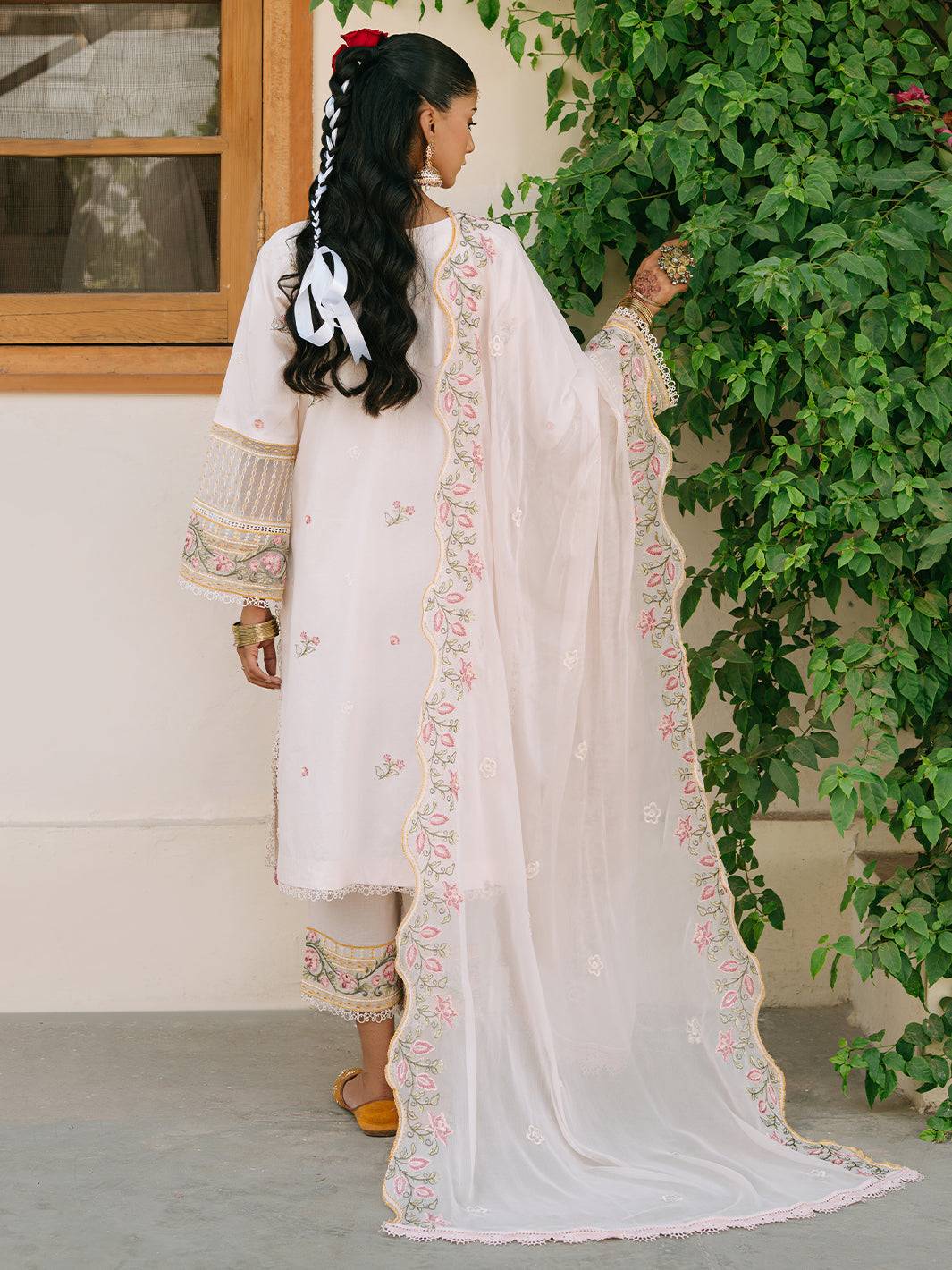 Mahnur | Shanaya Luxury Lawn 25 | Elnaz by Maria Faisal - Registered Vendor of : Mahnur - type : Ladies Clothes - 100% original wedding dresses