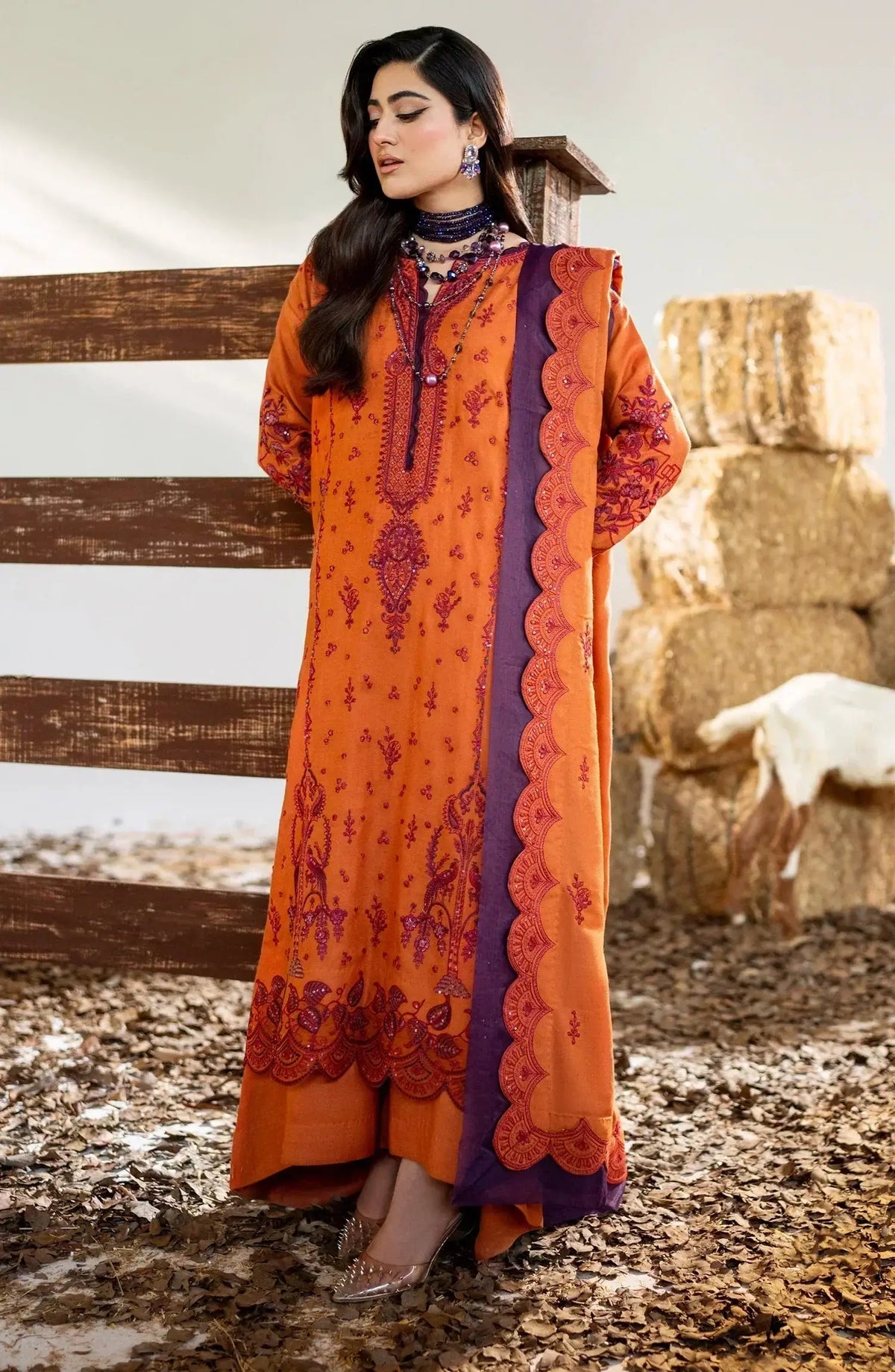 Maryum N Maria | Shehr Bano Winter 23 | CHUNI MW23562 by Maria Faisal - Registered Vendor of : Maryum N Maria - type : Ladies Clothes - 100% original wedding dresses
