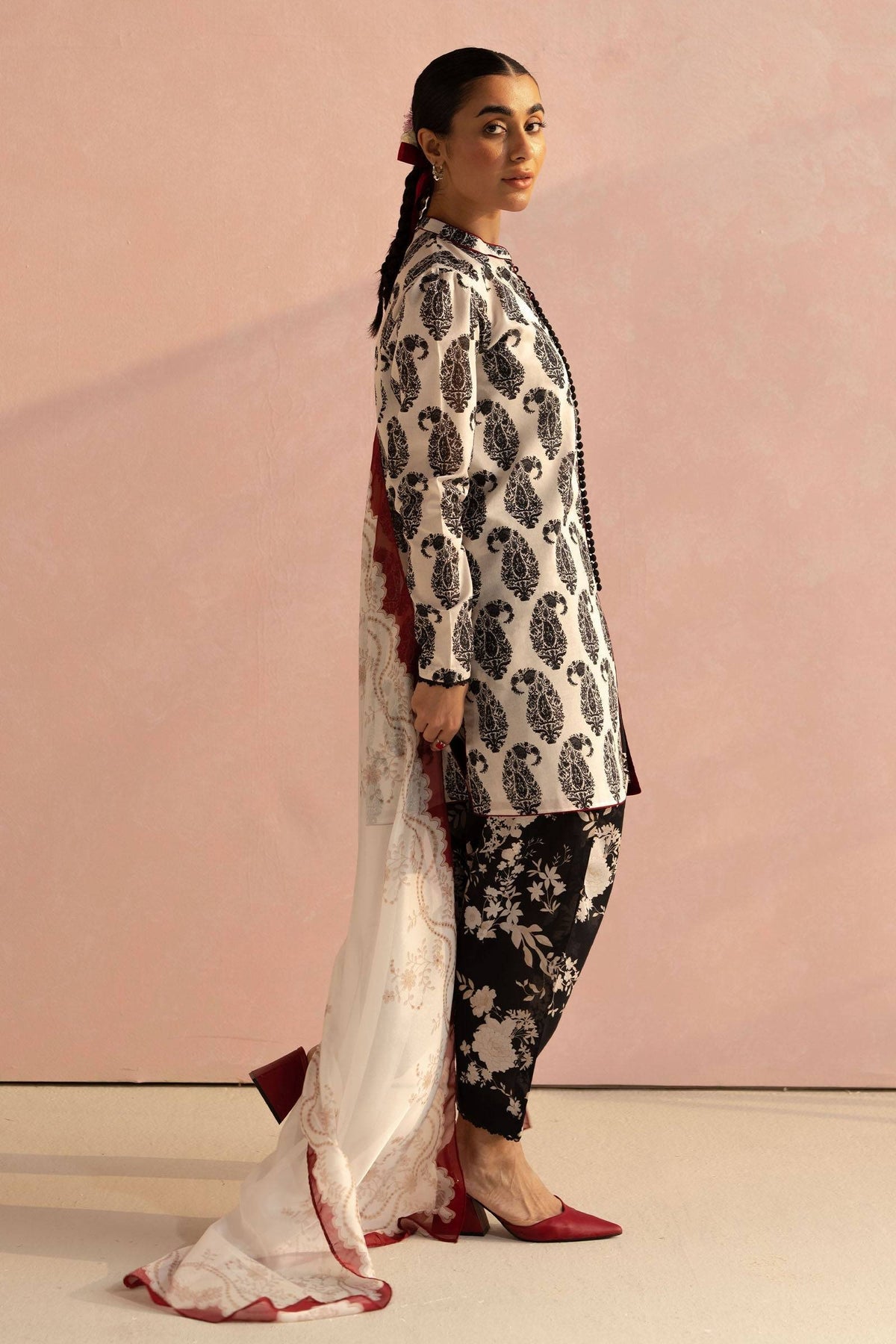 Zara Shahjahan | Coco Prints 25 | Paisley-6A by Maria Faisal - Registered Vendor of : Zara Shahjahan - type : Ladies Clothes - 100% original wedding dresses