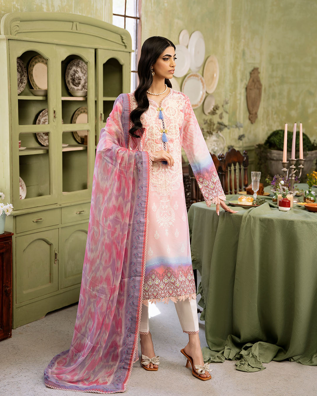 Roheenaz | Flora Printed Lawn | Amara - Ladies Clothes 
