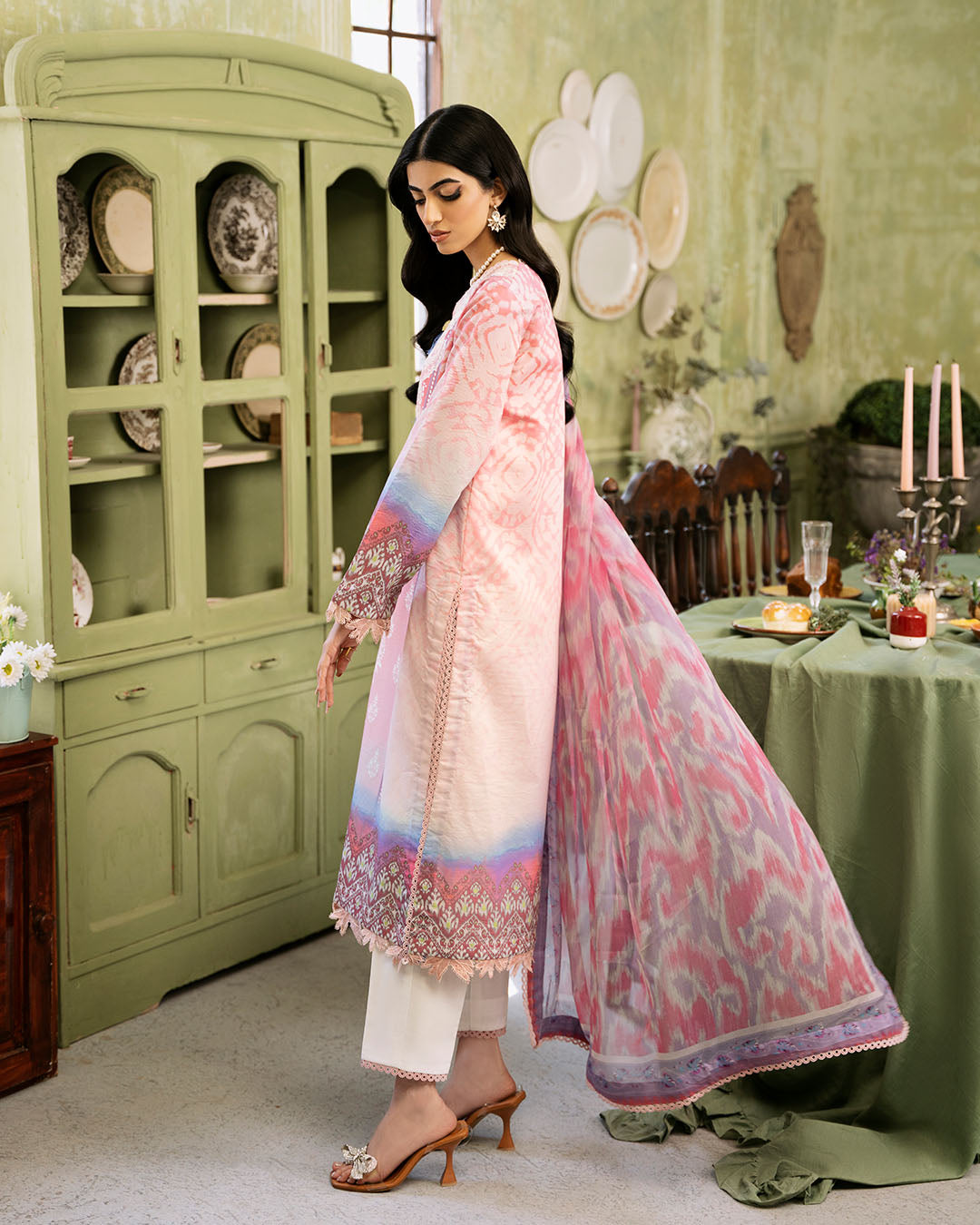 Roheenaz | Flora Printed Lawn | Amara - Ladies Clothes 