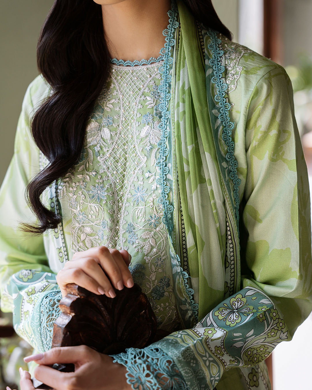 Roheenaz | Flora Printed Lawn | Euphoria - Ladies Clothes 