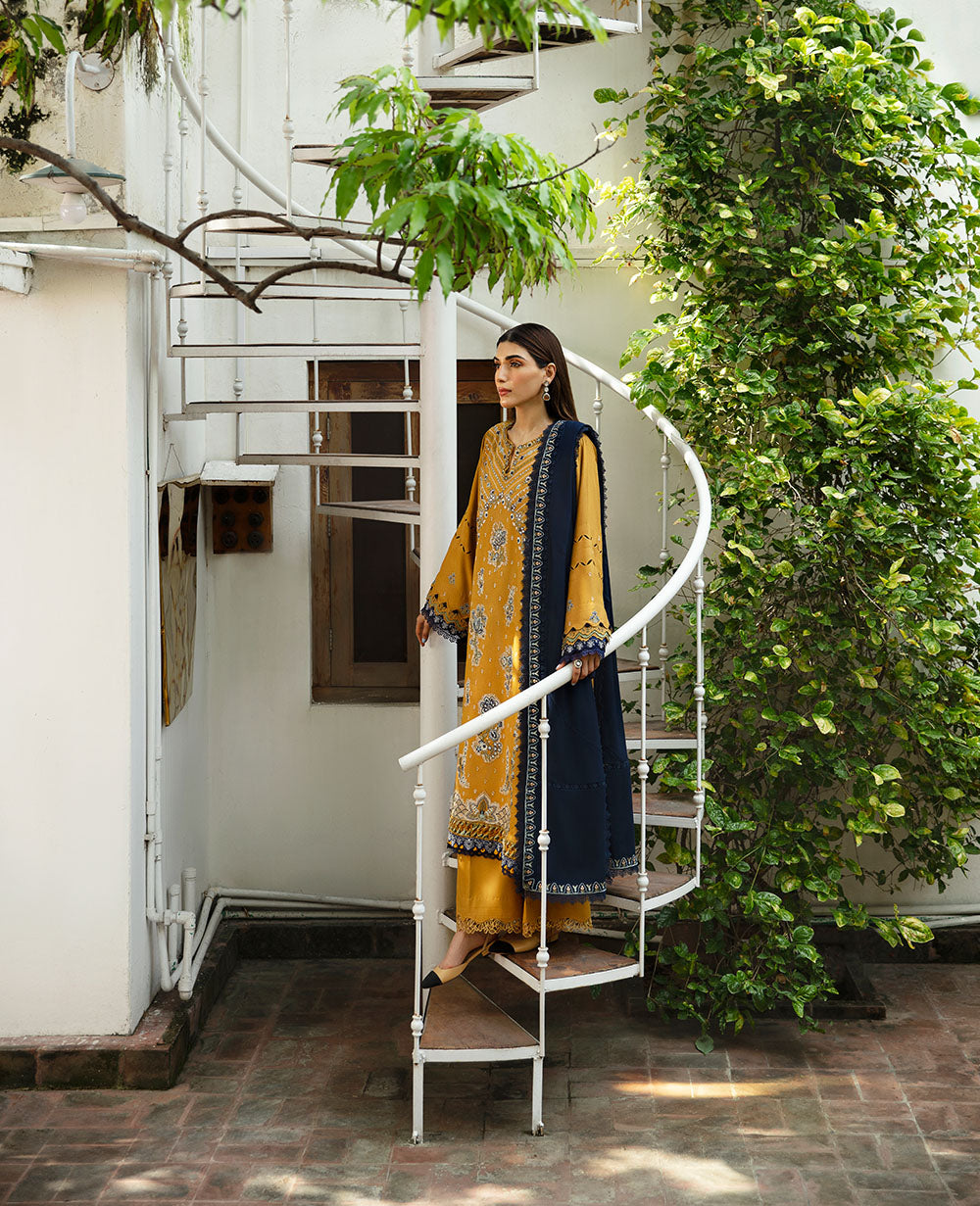 Republic Womenswear | Rosalee Winter 24 |  D5 (Feeha) - Ladies Clothes - Maria Faisal