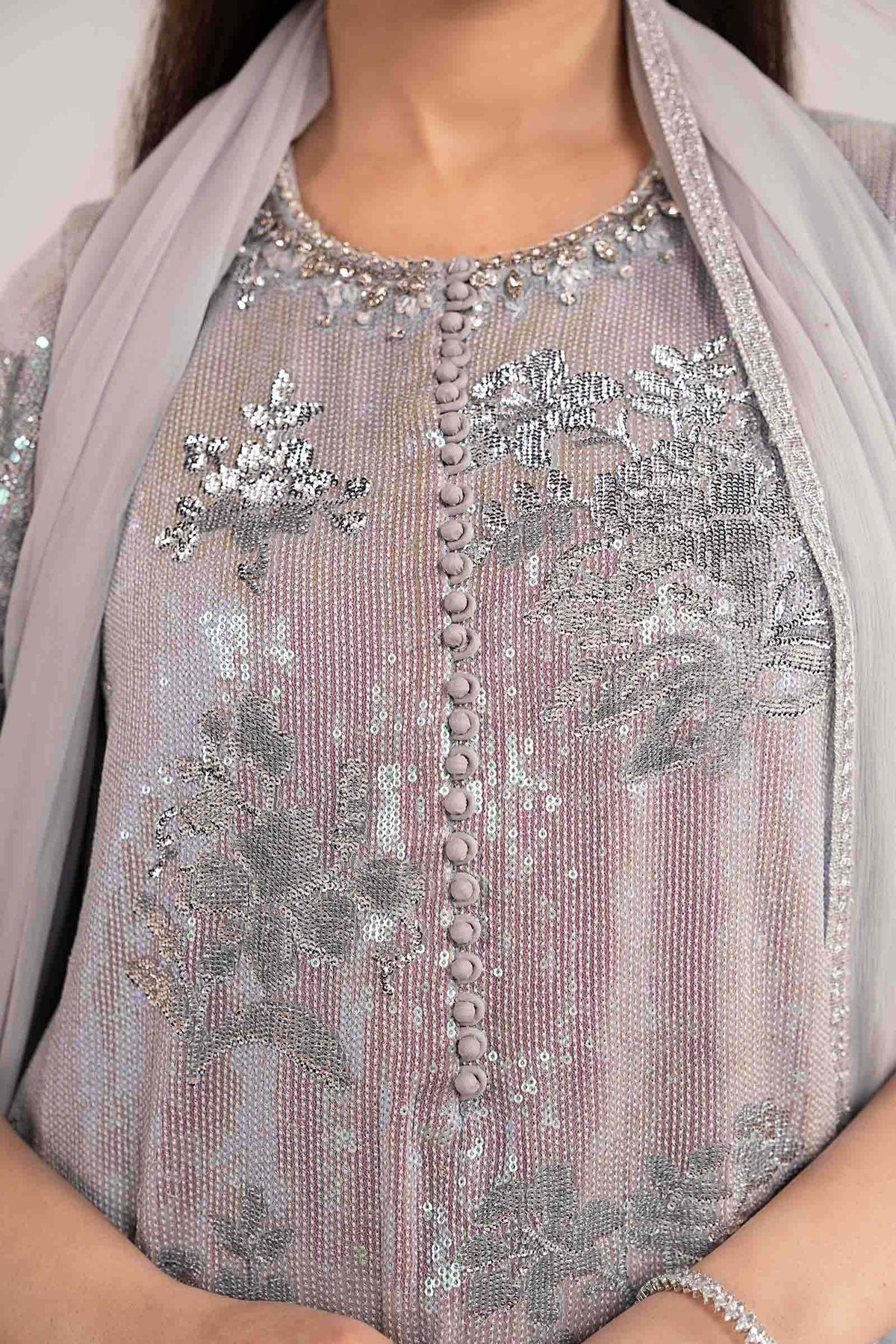  Model Wearing Soft Gray Short Shirt Farsi Salwar - Maria B | Modern Archives | 3 Piece Embroidered Chiffon Suit - Ladies Clothes - Maria Faisal