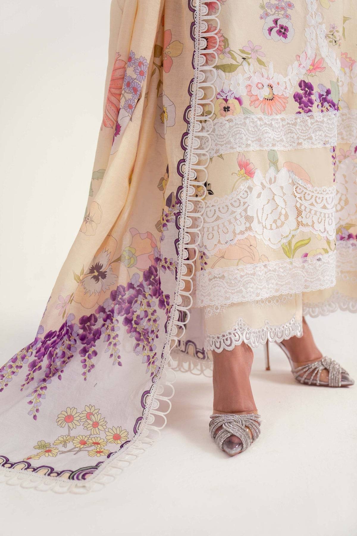 Sable Vogue | Luxury Lawn 25 | SL-05-25-V2 by Maria Faisal - Registered Vendor of : Sable Vogue - type : Ladies Clothes - 100% original wedding dresses