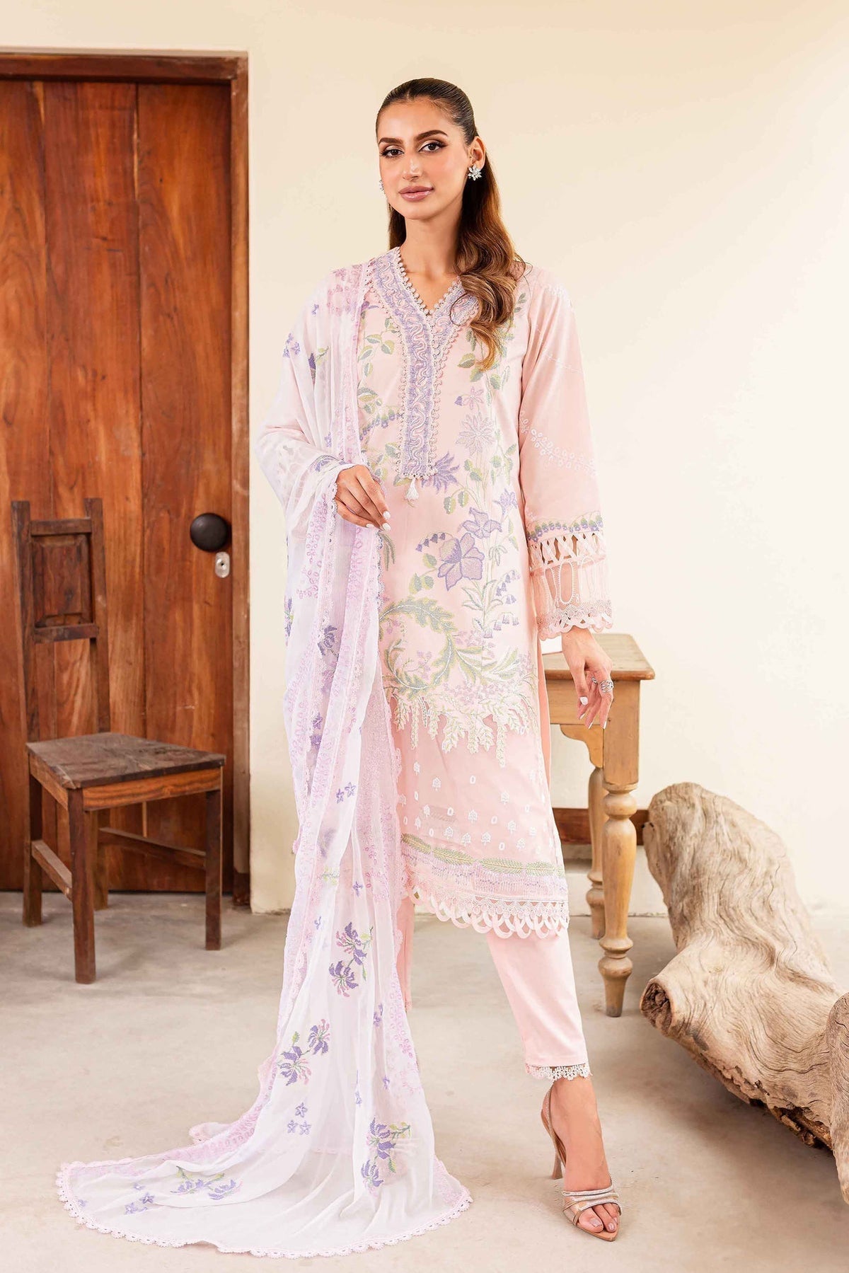 Sable Vogue | Shiree Lawn 24 | Rose Garden - Waniyas