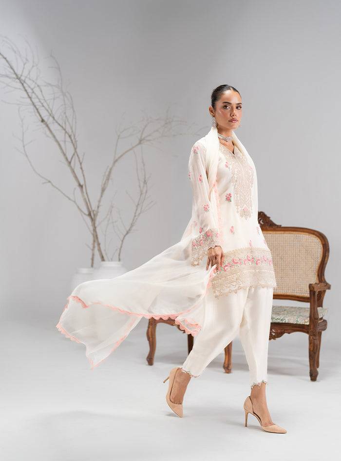 Zainab Chottani | Eid Pret 25 | Avia by Maria Faisal - Registered Vendor of : Zainab Chottani - type : Ladies Clothes - 100% original wedding dresses