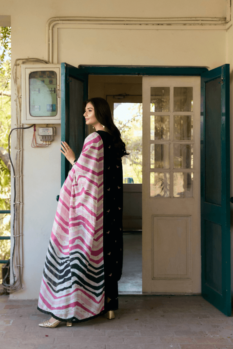 Manara | Vintage Flora 25 | LAILA by Maria Faisal - Registered Vendor of : Manara - type : Ladies Clothes - 100% original wedding dresses