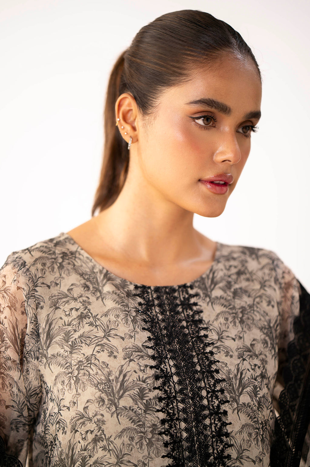 Zeen | Azalea Collection | WUM34306 - Ladies Clothes - Maria Faisal