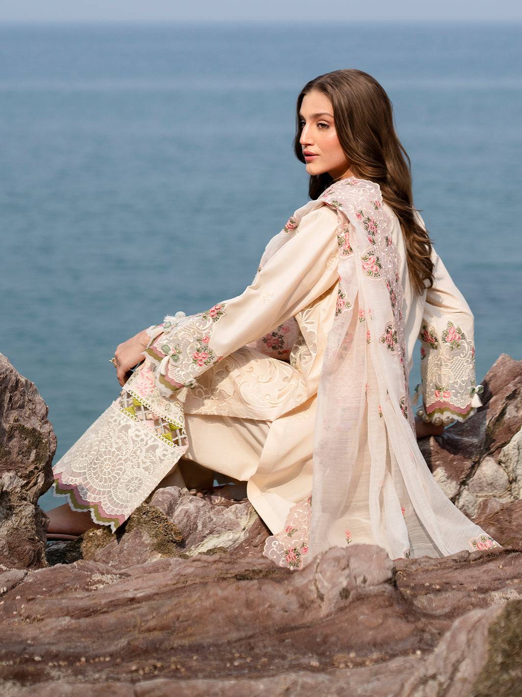 Mahnur | Sirena Luxury Lawn 25 | Wisteria by Maria Faisal - Registered Vendor of : Mahnur - type : Ladies Clothes - 100% original wedding dresses
