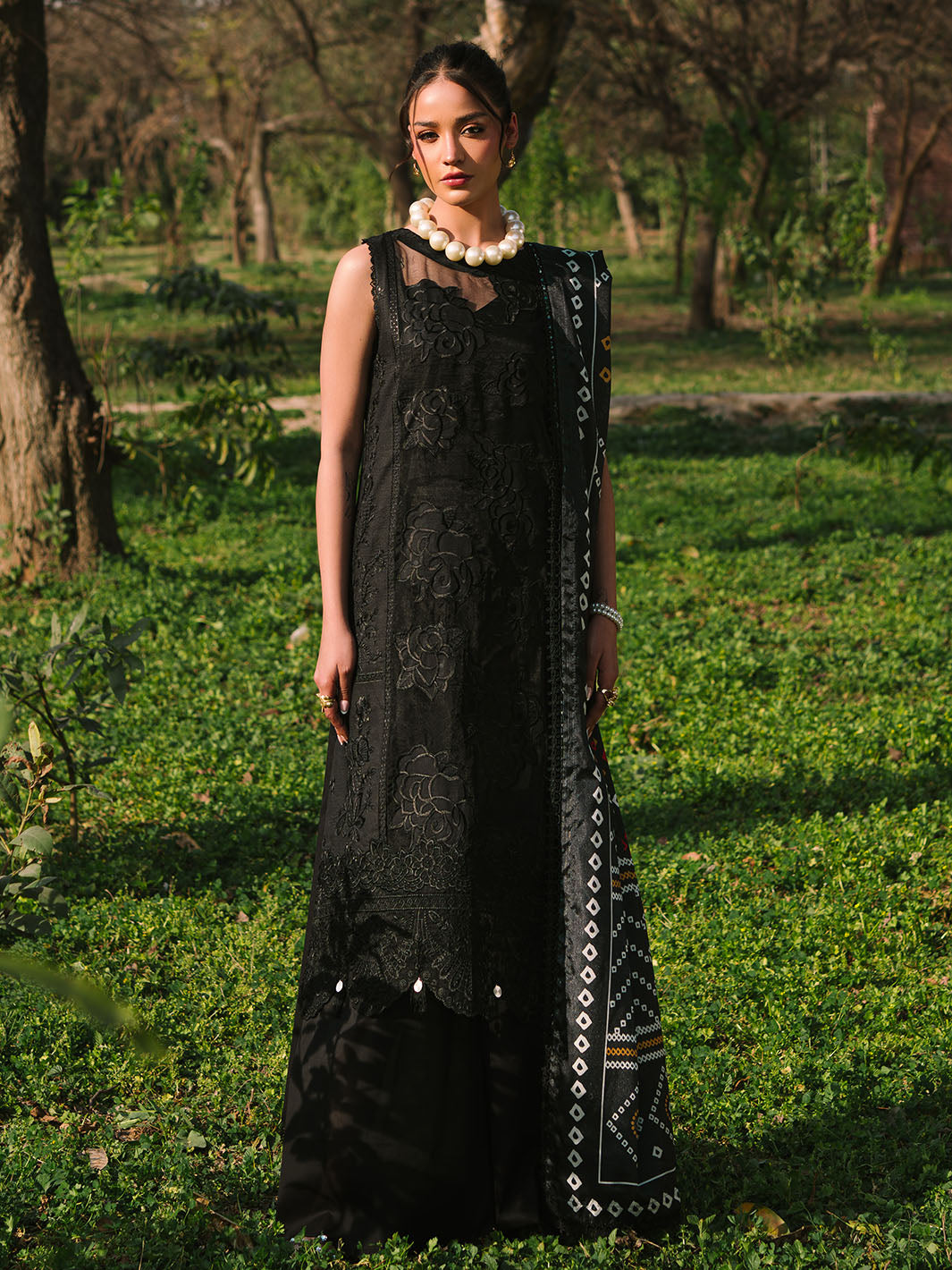 Mahnur | Dahlia Luxury Lawn 25 | Zoe by Maria Faisal - Registered Vendor of : Mahnur - type : Ladies Clothes - 100% original wedding dresses