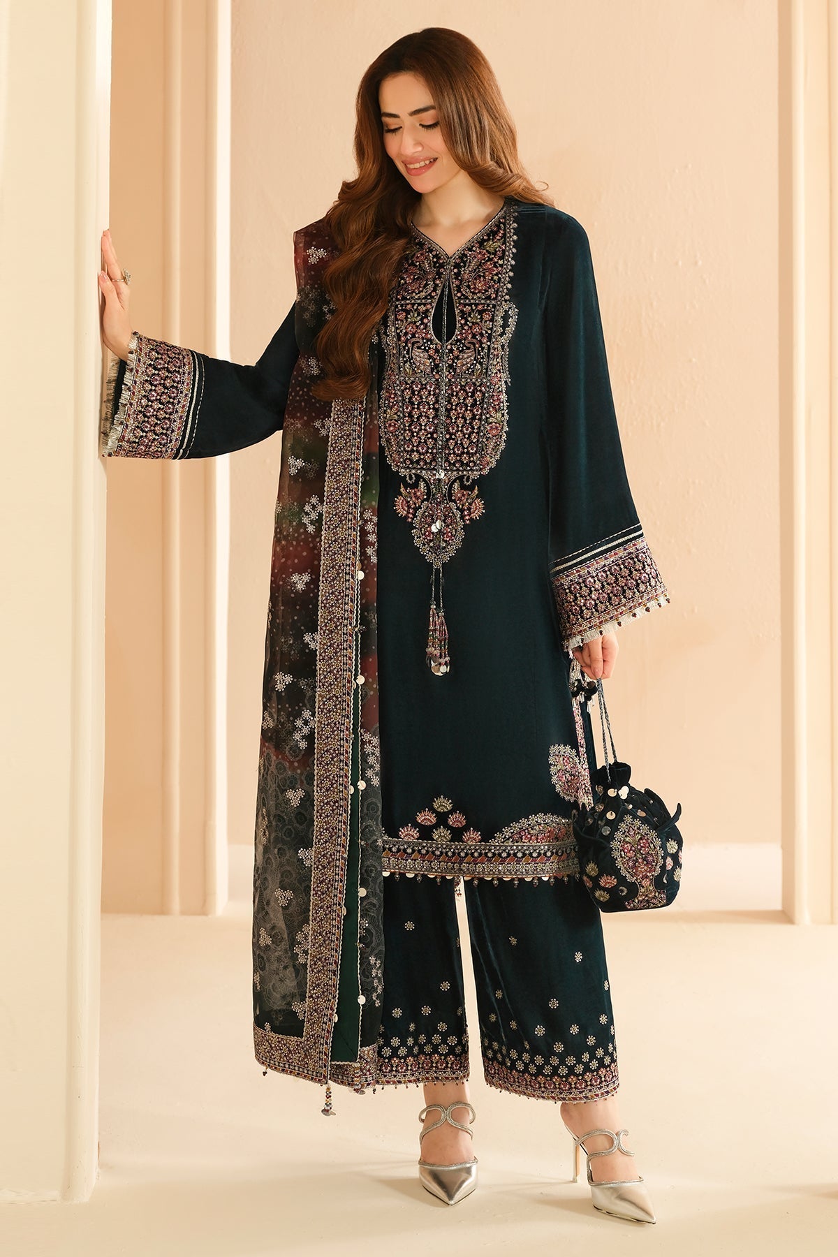 Jazmin | Velvet Edit 24 | Velvet Formal VF-2039 - Ladies Clothes - Maria Faisal