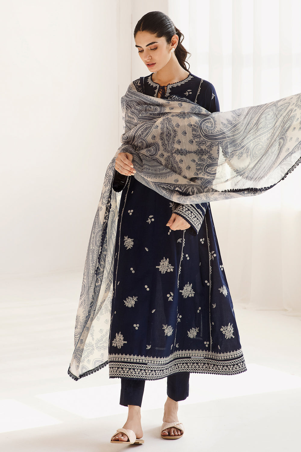 Jazmin | Summer Lawn 26 | USE-9031 - Dress - available at Maria Faisal in UK and USA.