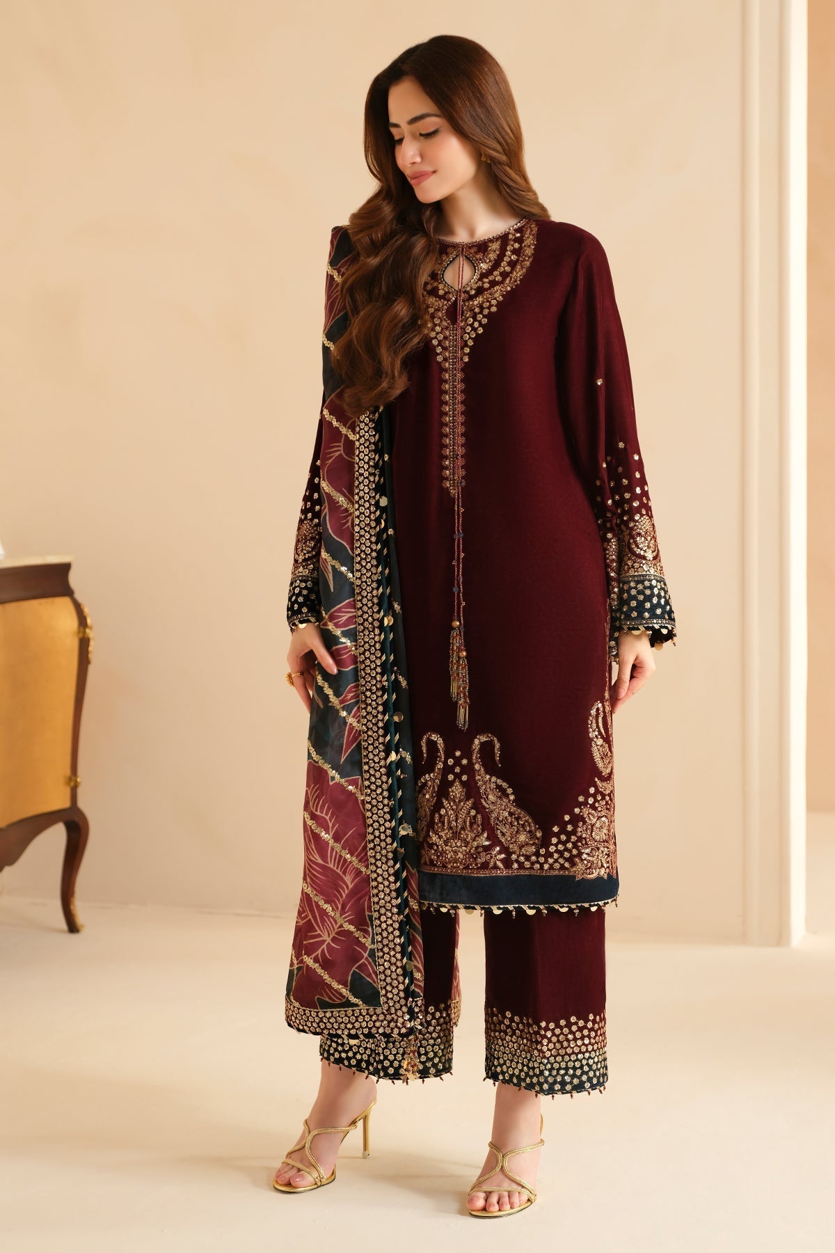 Jazmin | Velvet Edit 24 | Velvet Formal VF-2038 - Ladies Clothes - Maria Faisal