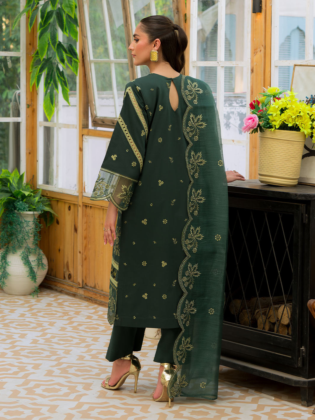 Mahnur | Bella Lawn 24 | BL - 06 - Ladies Clothes 