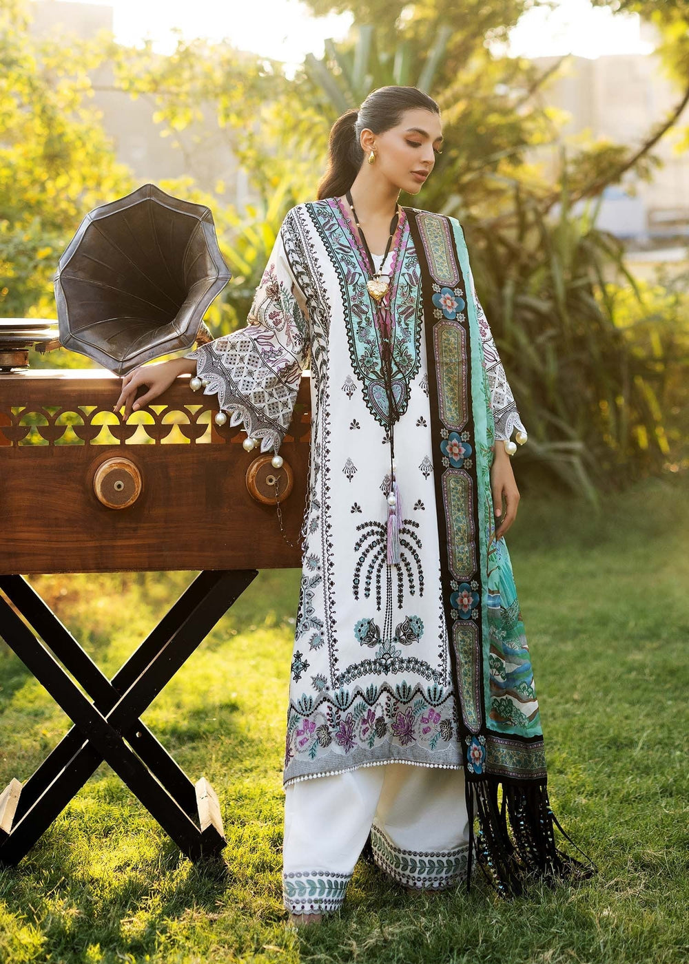 Sadaf Fawad Khan | Siraa Lawn 25 | PALM ISLAND - B by Maria Faisal - Registered Vendor of : Sadaf Fawad Khan - type : Ladies Clothes - 100% original wedding dresses