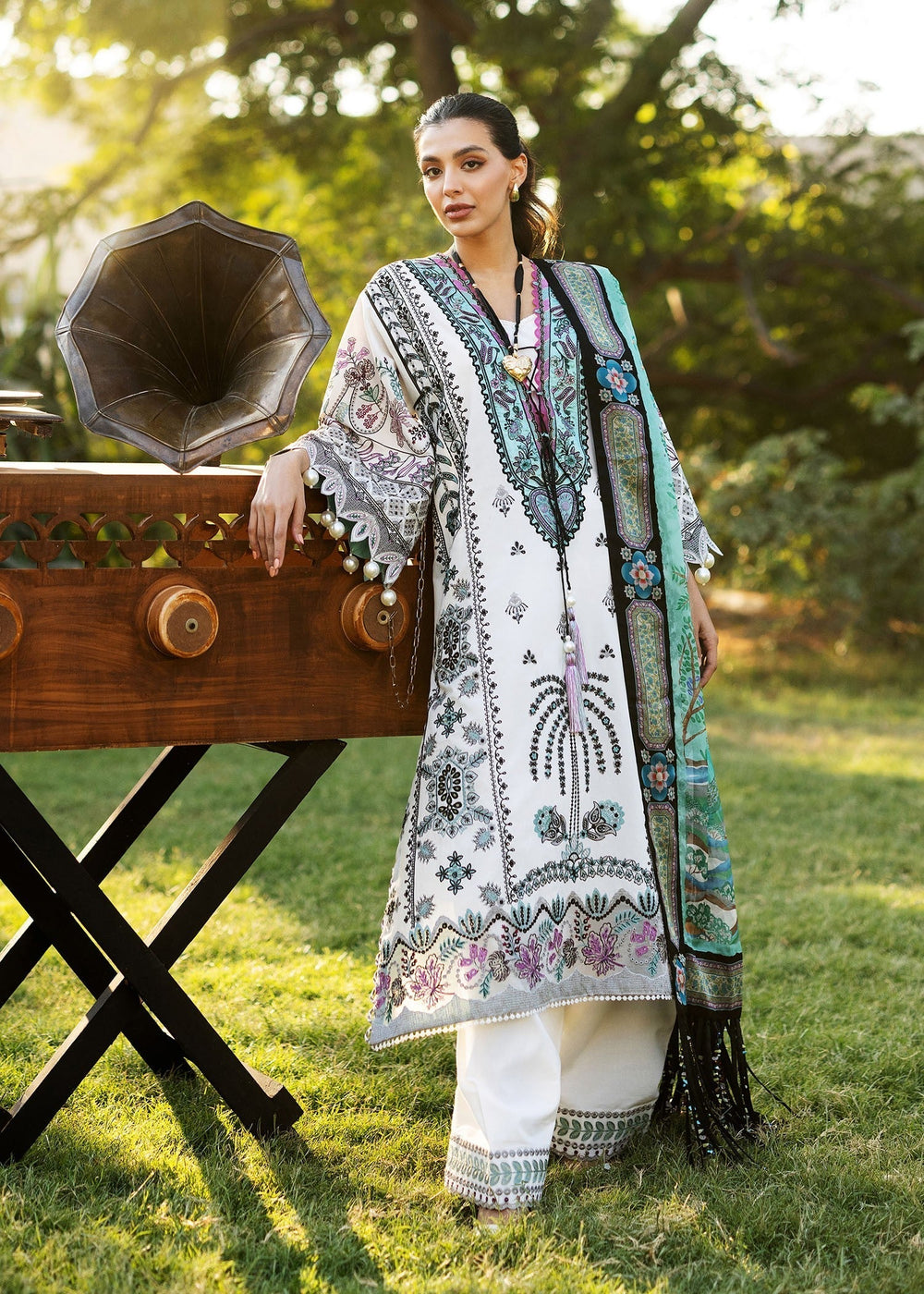 Sadaf Fawad Khan | Siraa Lawn 25 | PALM ISLAND - B by Maria Faisal - Registered Vendor of : Sadaf Fawad Khan - type : Ladies Clothes - 100% original wedding dresses
