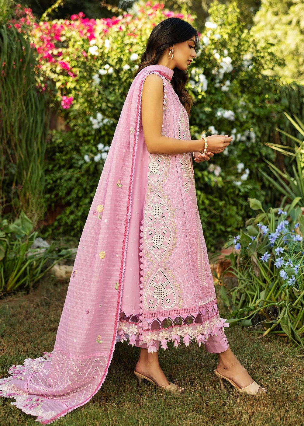 Sadaf Fawad Khan | Siraa Lawn 25 | FRENCH HEARTS - B by Maria Faisal - Registered Vendor of : Sadaf Fawad Khan - type : Ladies Clothes - 100% original wedding dresses