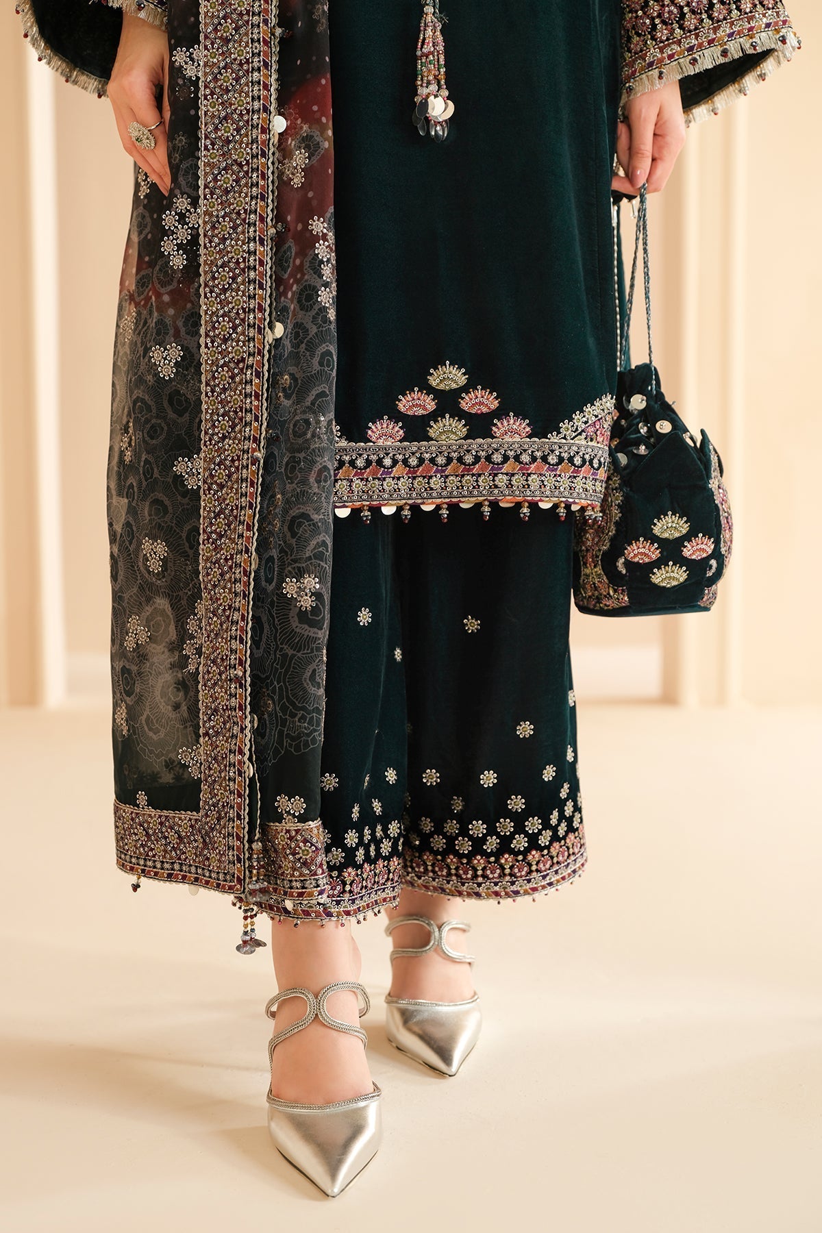Jazmin | Velvet Edit 24 | Velvet Formal VF-2039 - Ladies Clothes - Maria Faisal
