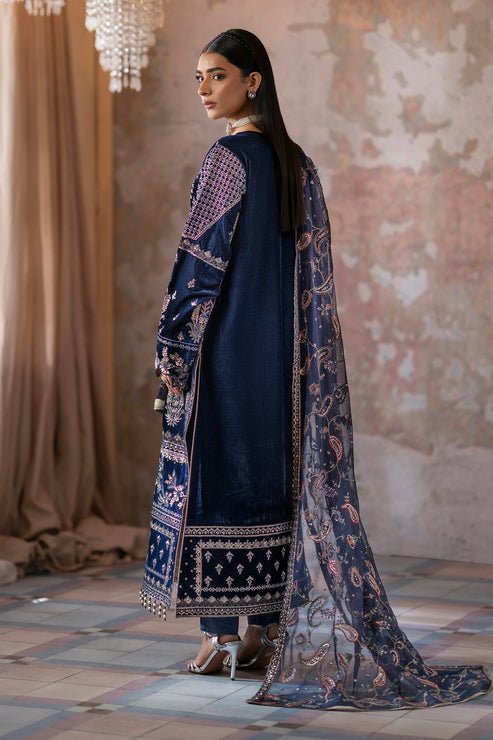 Emaan Adeel | Zarposh Velvet 25 | Roshni - Formal Wear - available at Maria Faisal in UK and USA