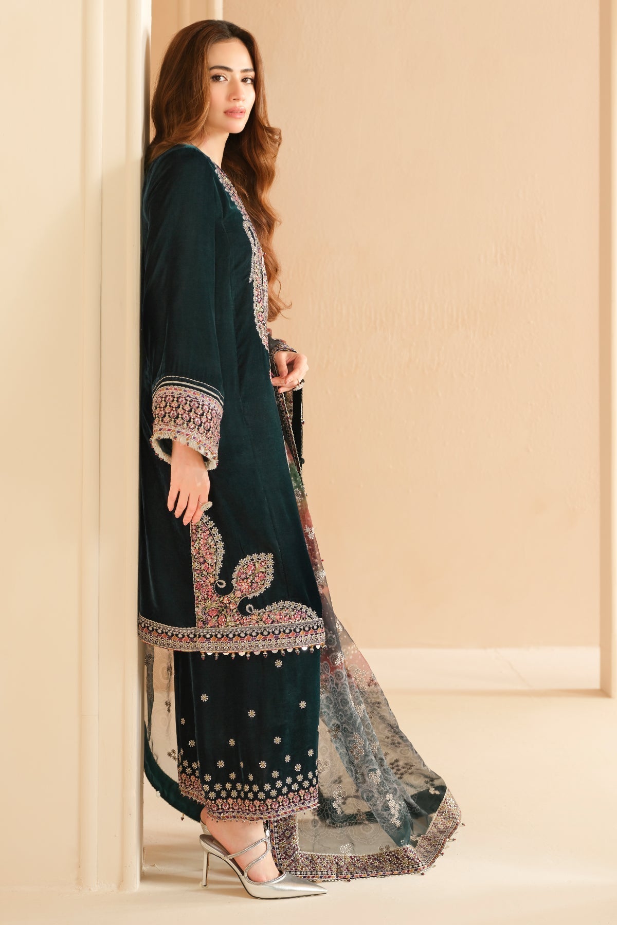 Jazmin | Velvet Edit 24 | Velvet Formal VF-2039 - Ladies Clothes - Maria Faisal