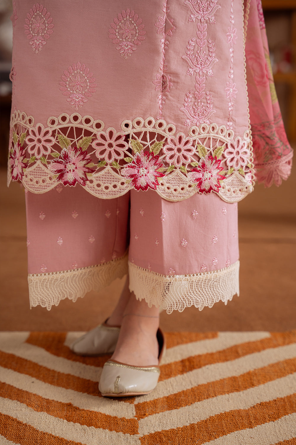Saira Rizwan | Laanem Summer Lawn 25 | LEYLA-B-SRL25-04 by Maria Faisal - Registered Vendor of : Saira Rizwan - type : Ladies Clothes - 100% original wedding dresses